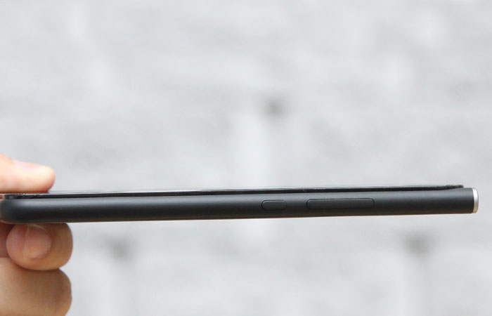 Điện thoại OBI MV1 thiết kế nguyên khối